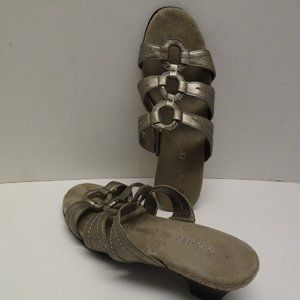 Aerosoles  Silver Gray sm Heel strappy Sandals 7.5